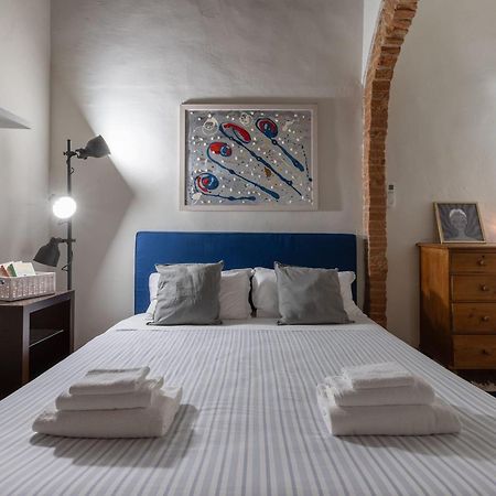 Santo Spirito Suite-Hosted By Sweetstay Флоренция Экстерьер фото